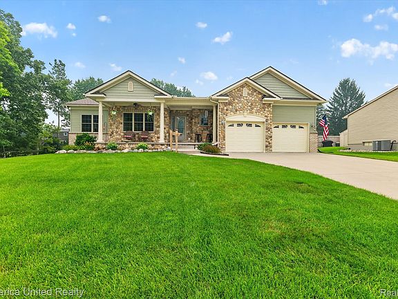 3rd image of 6169 Bay Ct