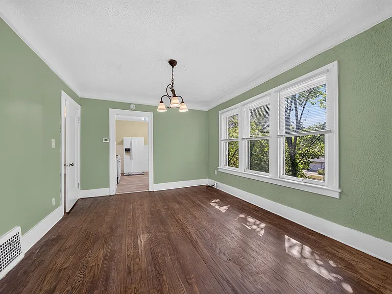 4812 Chalmers Ave — Photo 8