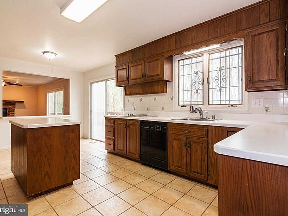 3rd image of 12708 Sagamore Forest Ln