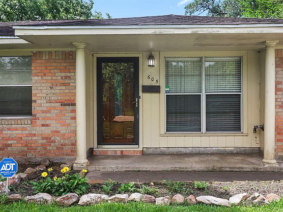 2nd image of 605 Honeysuckle Dr