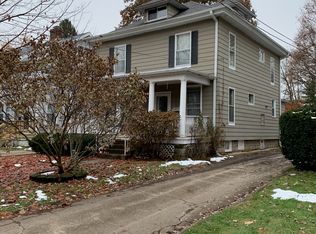 825 W Douglas Ave, Jacksonville, IL 62650