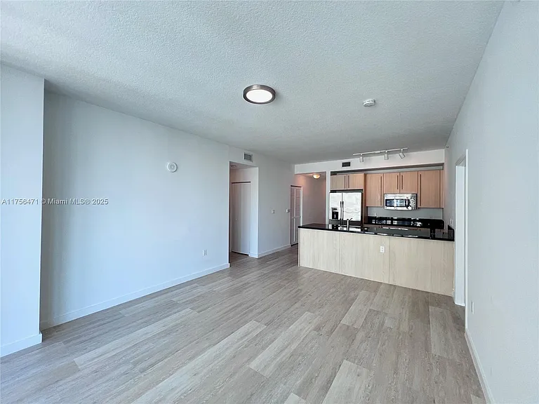 79 SW 12th St #2310 — Photo 7