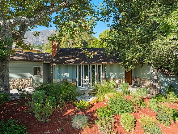 4th image of 2959 Santa Carlotta St