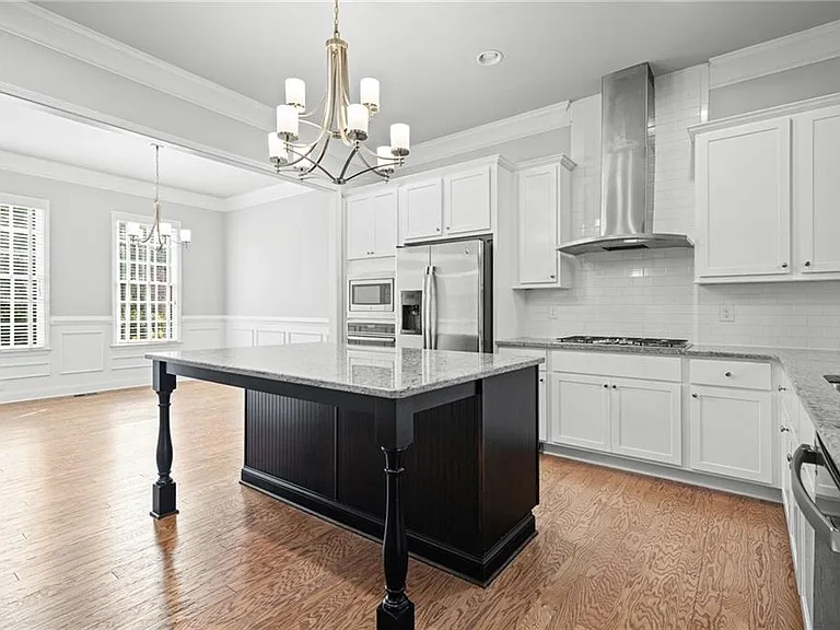 335 Rose Garden Ln — Photo 7