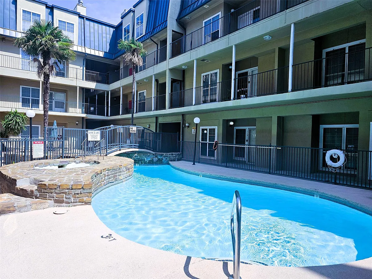 Building Photo - 921 Marine Dr #227