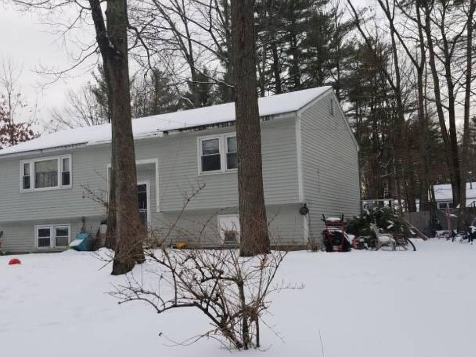 2nd image of 51 Woodbine Ave