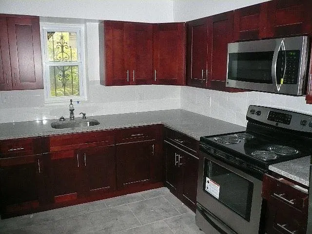 7 bed, $1,900 — Photo 1