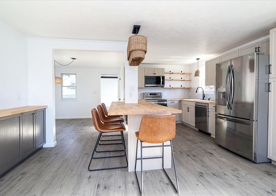 18 Claffey Ave, Worcester, MA 01606 | Zillow