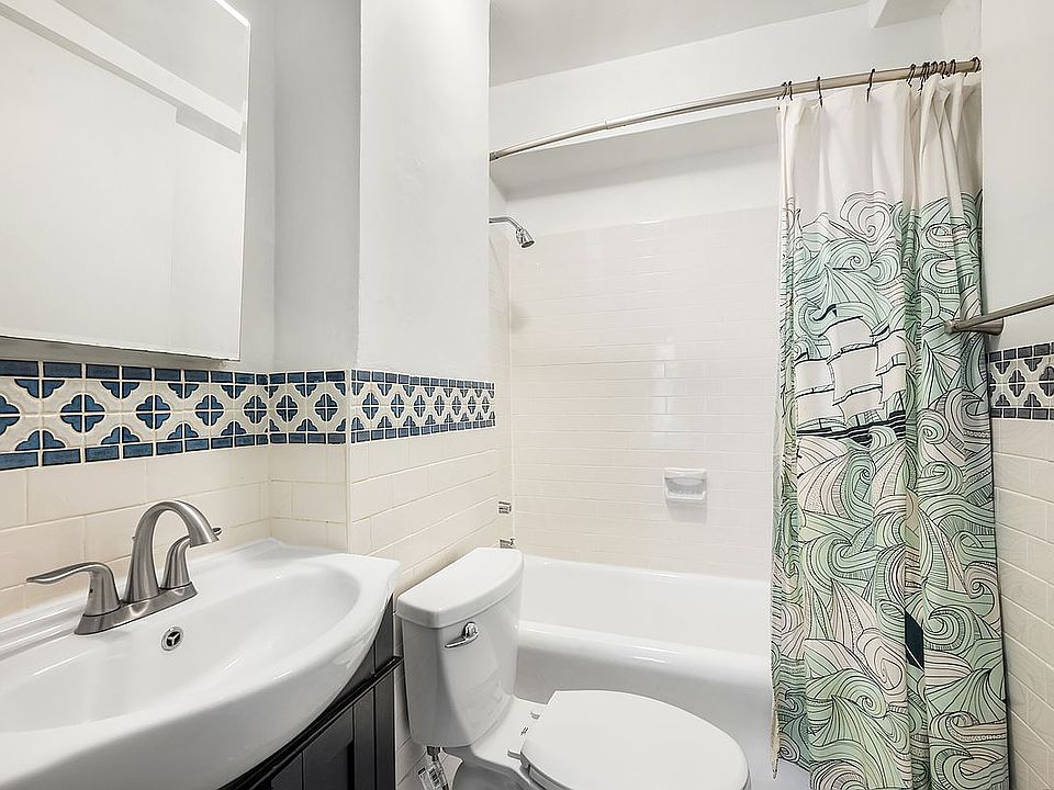 2nd image of 40 W 72nd St APT 114