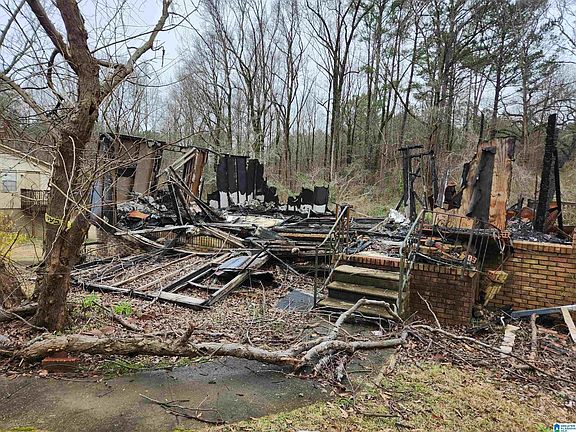 3rd image of 5060 Oak Leaf Cir