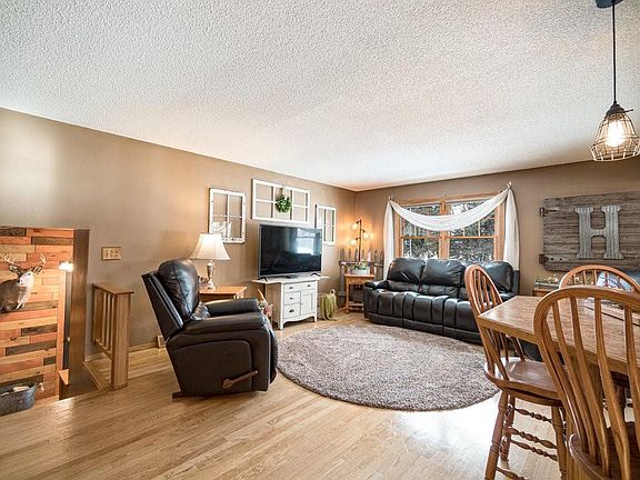 5th image of 819 Granbakken Way