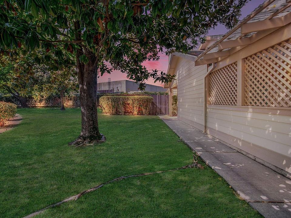 1st image of 6001 Thornwood Dr