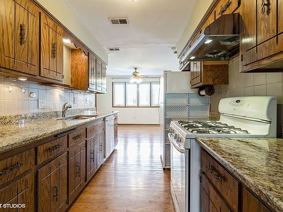 5th image of 205 N Catino Ct Floor 2