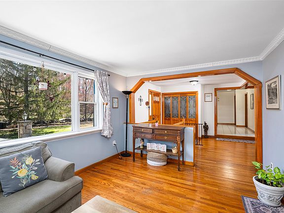 5th image of 89 Baldwin Place Road