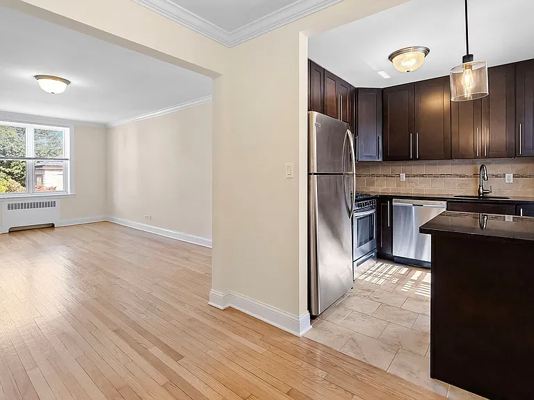 188 Bellevue Ave Apartments — Photo 7