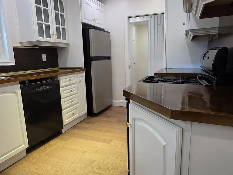 121 Trayborn Dr #MAIN — Photo 7