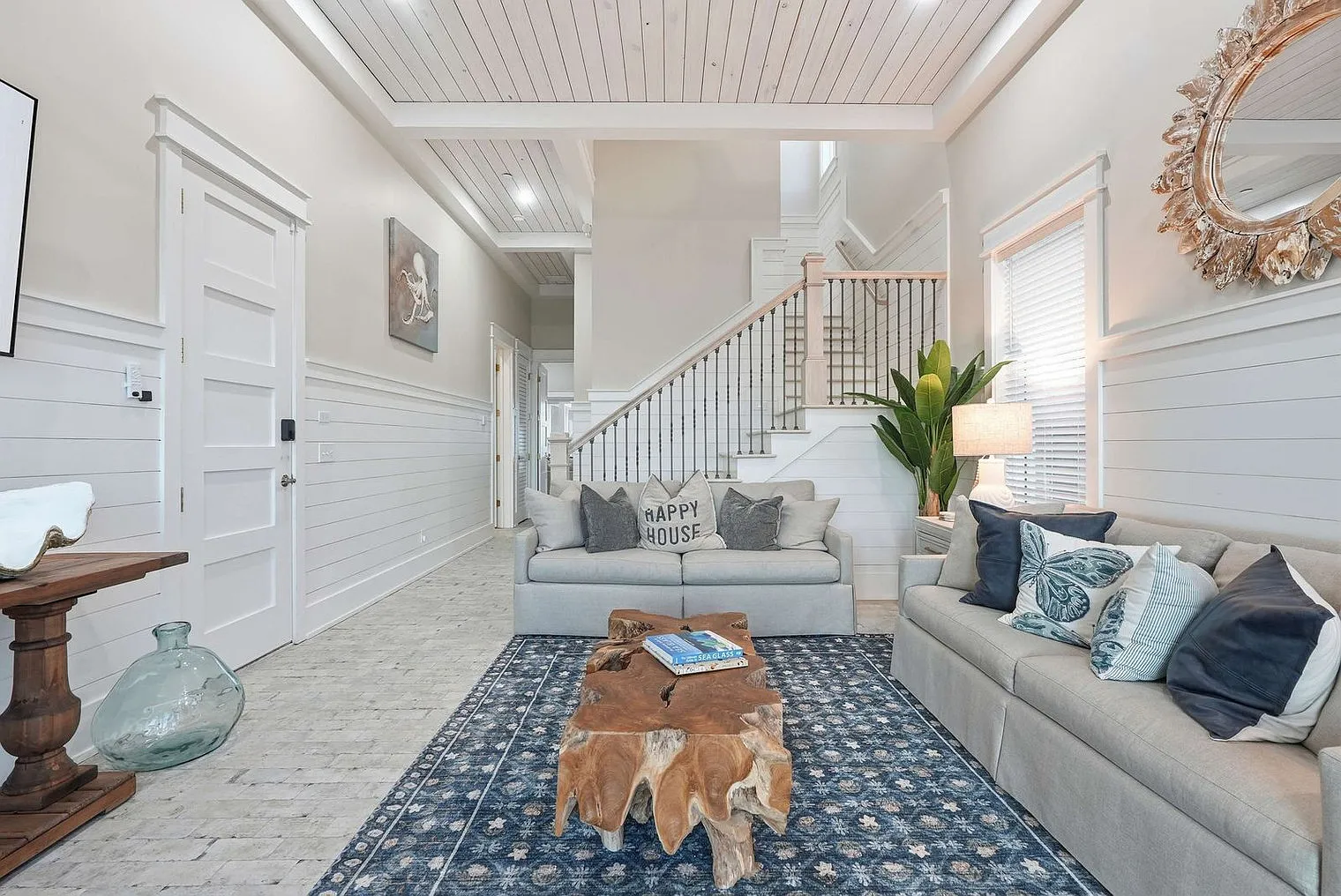 8 bed, 7.0 bath, 5984 sqft, $32,203 — Photo 3