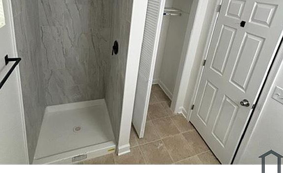 4th image of 4404 Banks Pl NE
