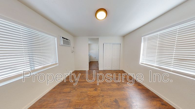 1st image of 2713 Twin View Blvd