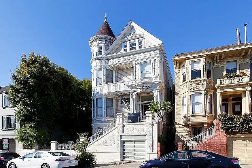 1 bed, $4,700 — Photo 1