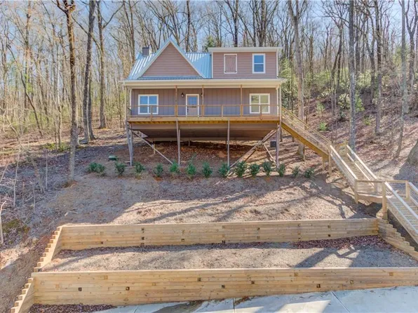 947 King Mountain Dr, Clayton, GA 30525