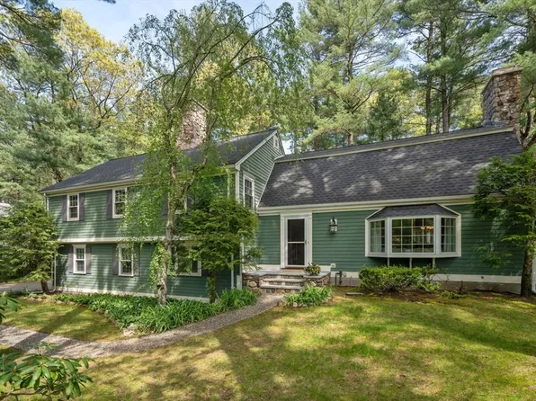 6 Smith Farm Trl, Lynnfield, MA 01940