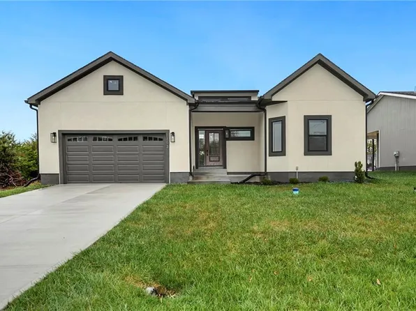 153 S Linn Valley Dr, Linn Valley, KS 66040
