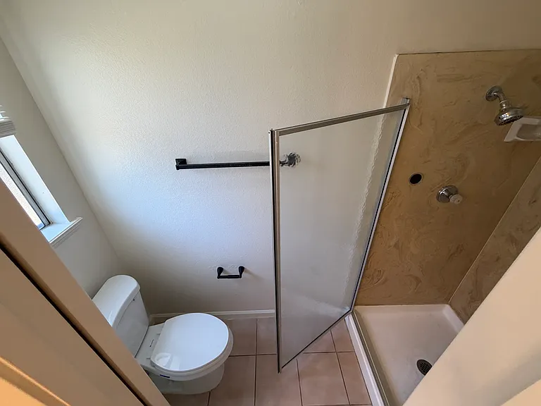 823 Menlo Ave — Photo 8