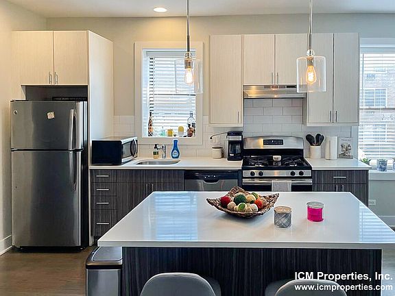 2nd image of 2638 N Rockwell St #3F