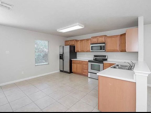 4th image of 3415 Jacobs Dr