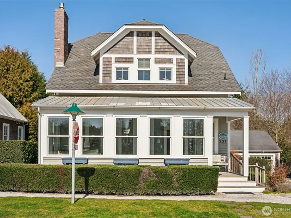 221 Meriweather Street, Pacific Beach, WA 98571