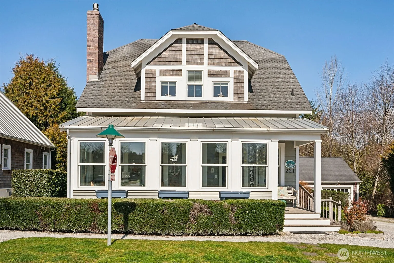 221 Meriweather Street photo 1