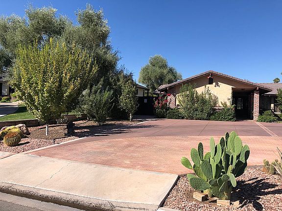 2nd image of 2421 High Vista Dr