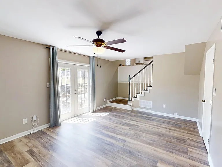 321 Oak Lake Dr — Photo 11
