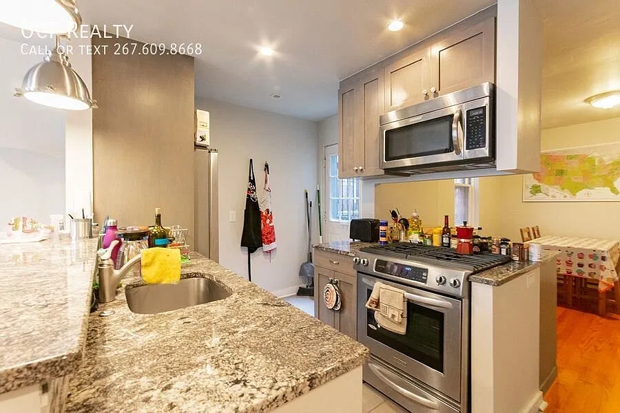 Two Bedroom Graduate Hospital Apartment — Photo 2