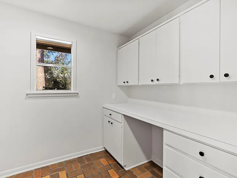 365 Piney Point Rd — Photo 25