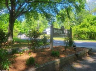 2205 Sunderland Rd APT 124D, Winston Salem, NC 27103