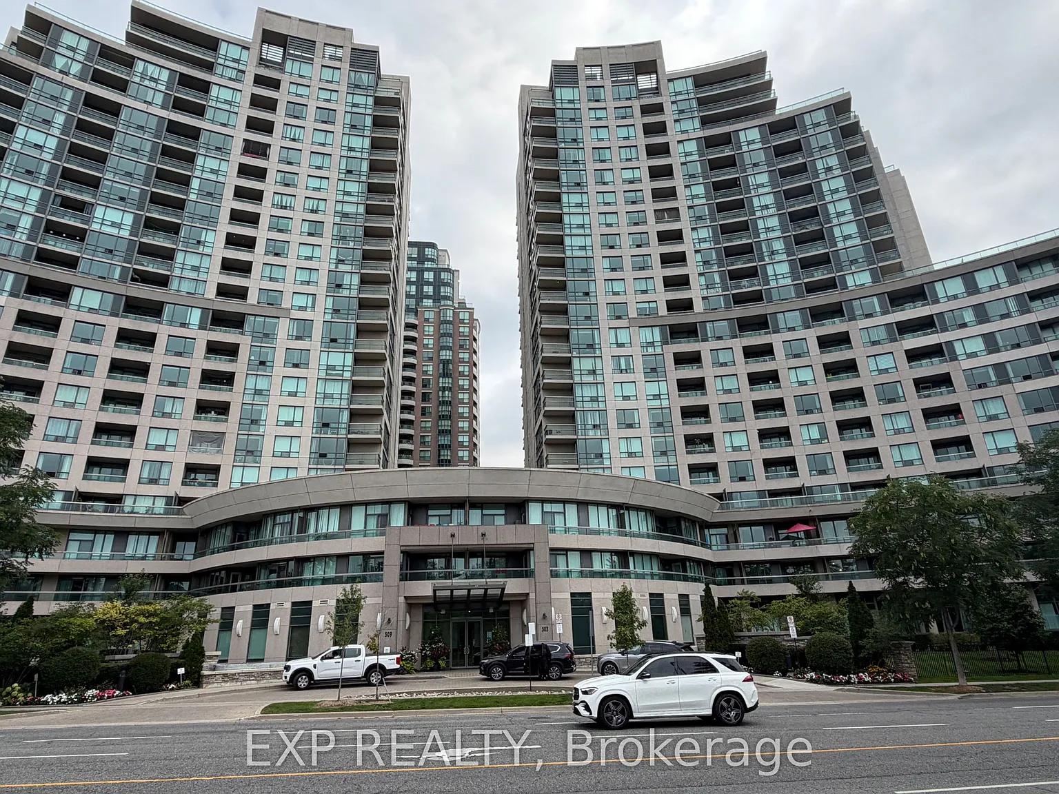 2 bed, $2,450 — Photo 1