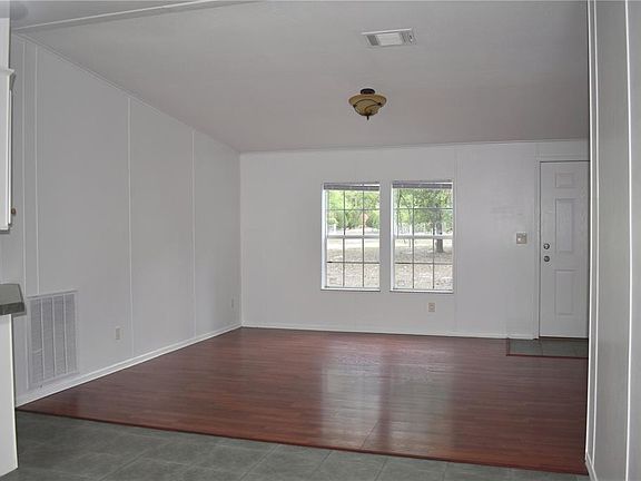 3rd image of 8231 NE 111th St