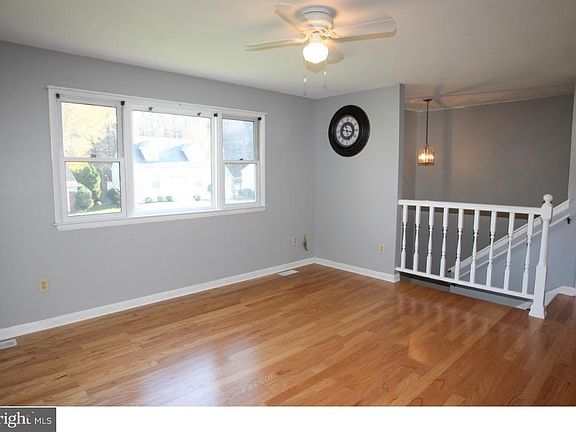 2nd image of 29 Thomas Jefferson Blvd