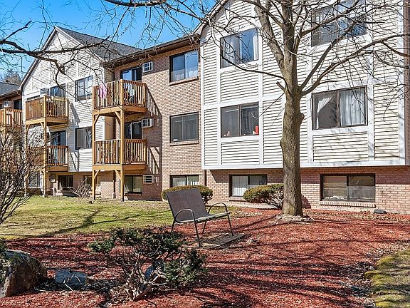 4th image of 5 Lancelot Court #13