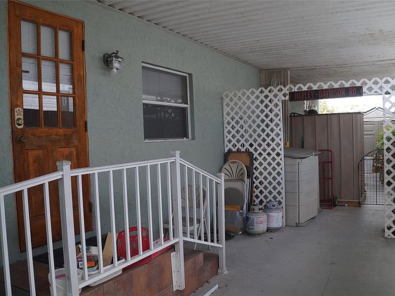 3rd image of 2871 SW 58th Manor