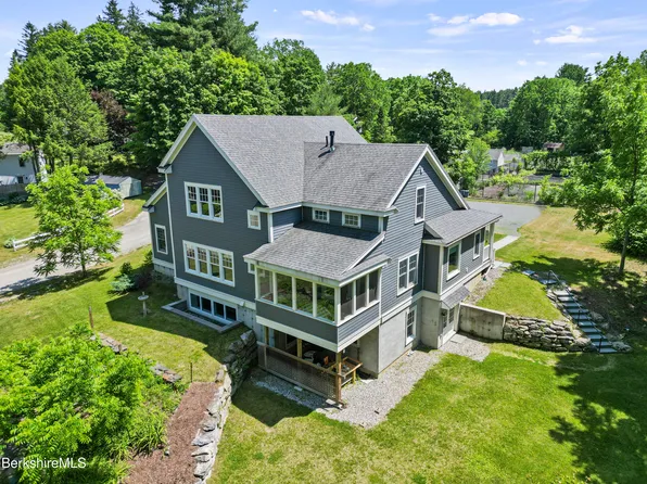 10 Sheffield Rd, Egremont, MA 01230