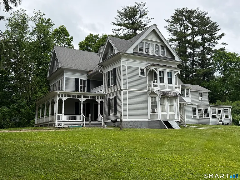 180 W Main St — Photo 1