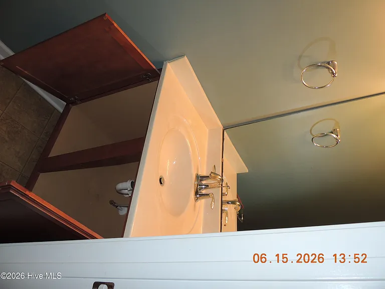 421 Falls Cv — Photo 9