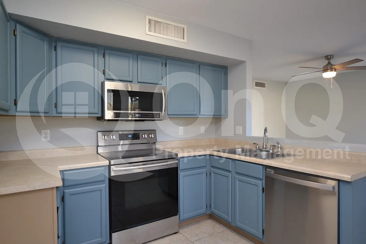 Building Photo - 3806 W Cielo Grande