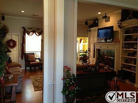 4th image of 6406 Redstone Dr