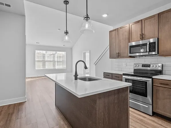 HH Bath View Apartments