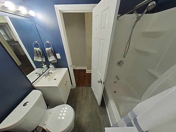 4th image of 28319 Maple St