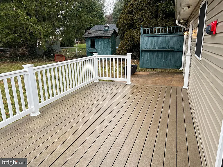 810 Wisteria Dr — Photo 32